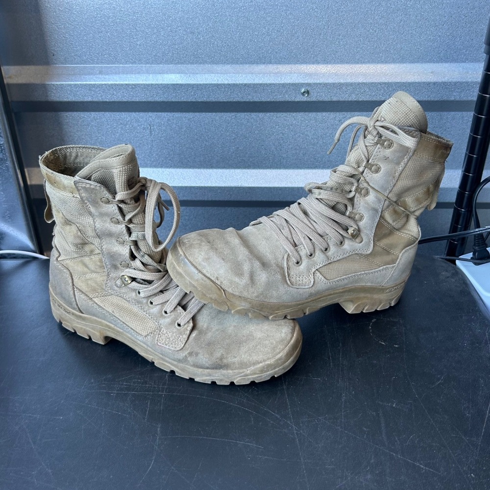 Garmont T8 Bifida Tactical Boots Mens 10.5 Tan Vibram Combat Hiking Gorpcore
